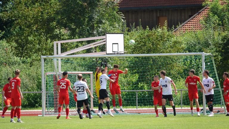 „Wir haben uns belohnt“ – Lukas Steidl führt SV Bruckmühl gegen TSV Kastl zum ersten Saisonsieg