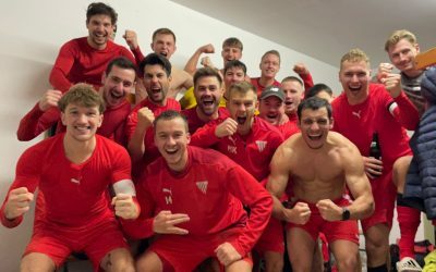 „Kompliment für eine sehr homogene Mannschaftsleistung“: SV Bruckmühl entscheidet Kellerduell gegen TSV Peterskirchen für sich