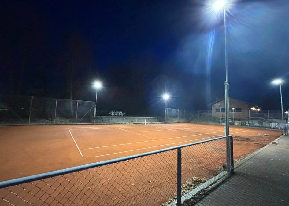 Licht an💡Unsere Flutlichtanlage ist fertig!