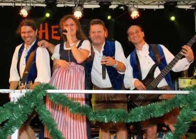2016-Volksfest-Bruckmuehl-Tag7-Showband Hefe 10 sorgt für gute Stimmung-2
