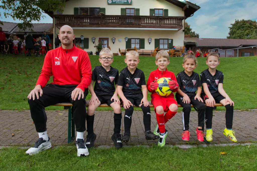 Mannschaftsfoto der F4-Junioren des SV Bruckmühl
