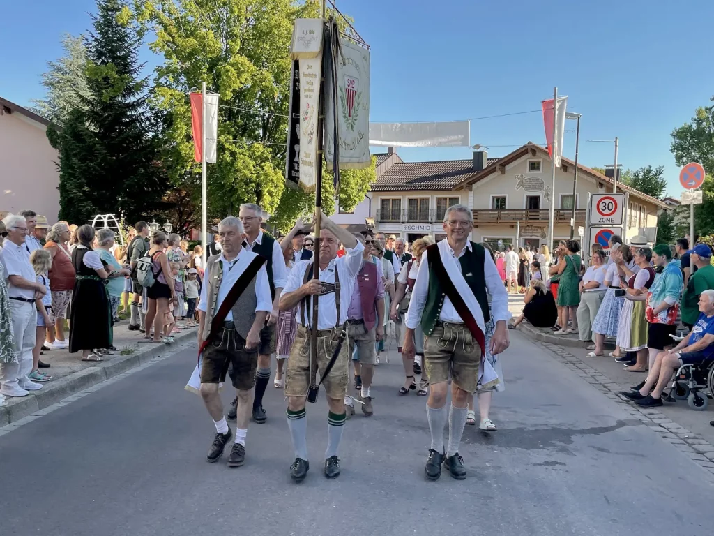 Foto vom Volksfest Bruckmühl 2026 - Einzug